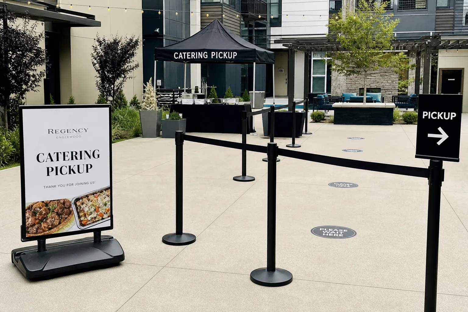 Organized resident line and pickup flow for takeout restaurant catering in Englewood